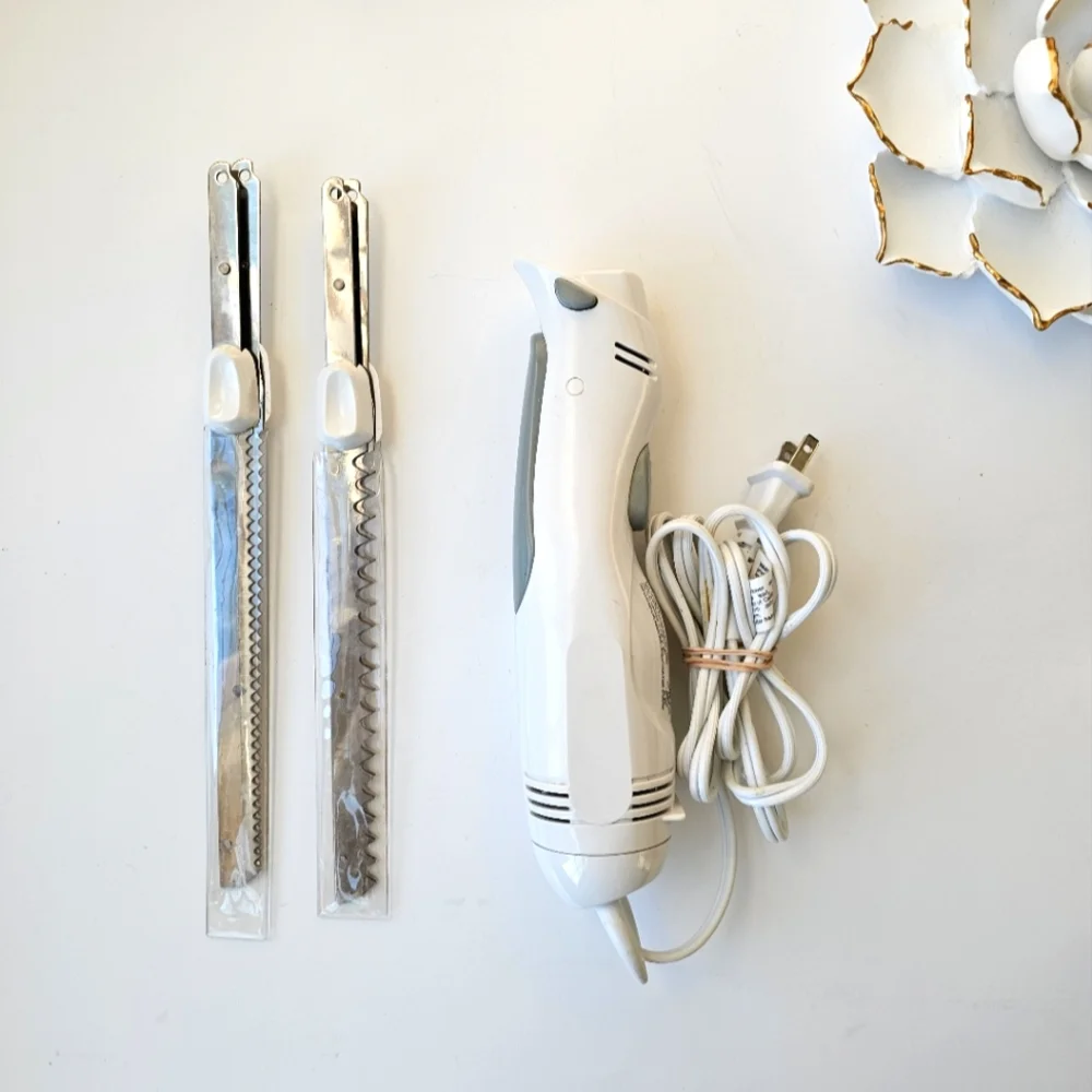 Farberware Electric Carving Knife FSEK100 150W 2 Stainless Steel Blade Set